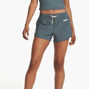Vuori Clementine 2.0 Shorts 4" Inseam Lake Color